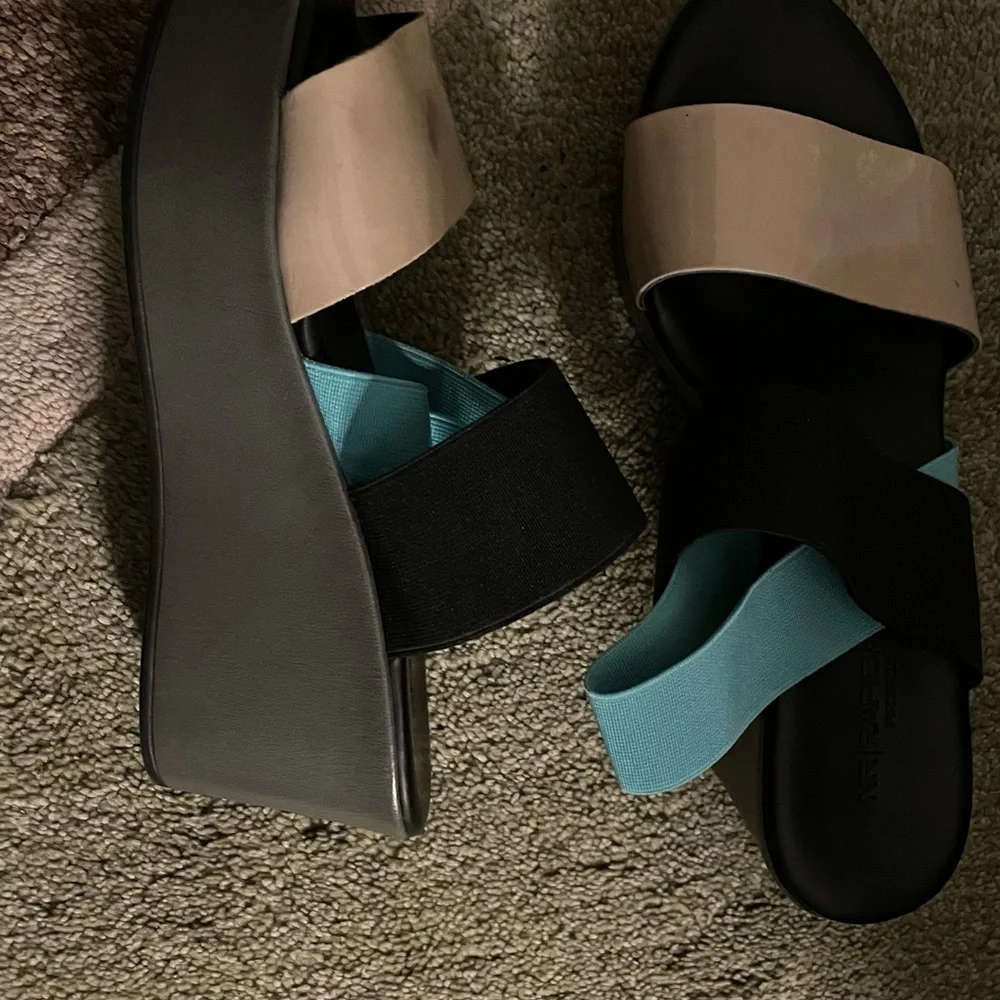 Sandals - Picture 2 of 4